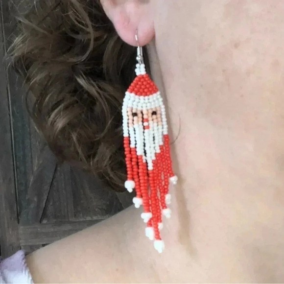 Handmade Gorgeous Santa Clause Holiday Tasseled Beaded Earrings NWT - Picture 2 of 4